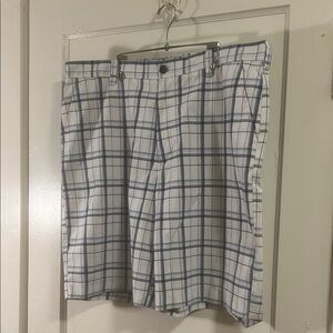 Izod Men's Plaid Golf Shorts - White and Navy